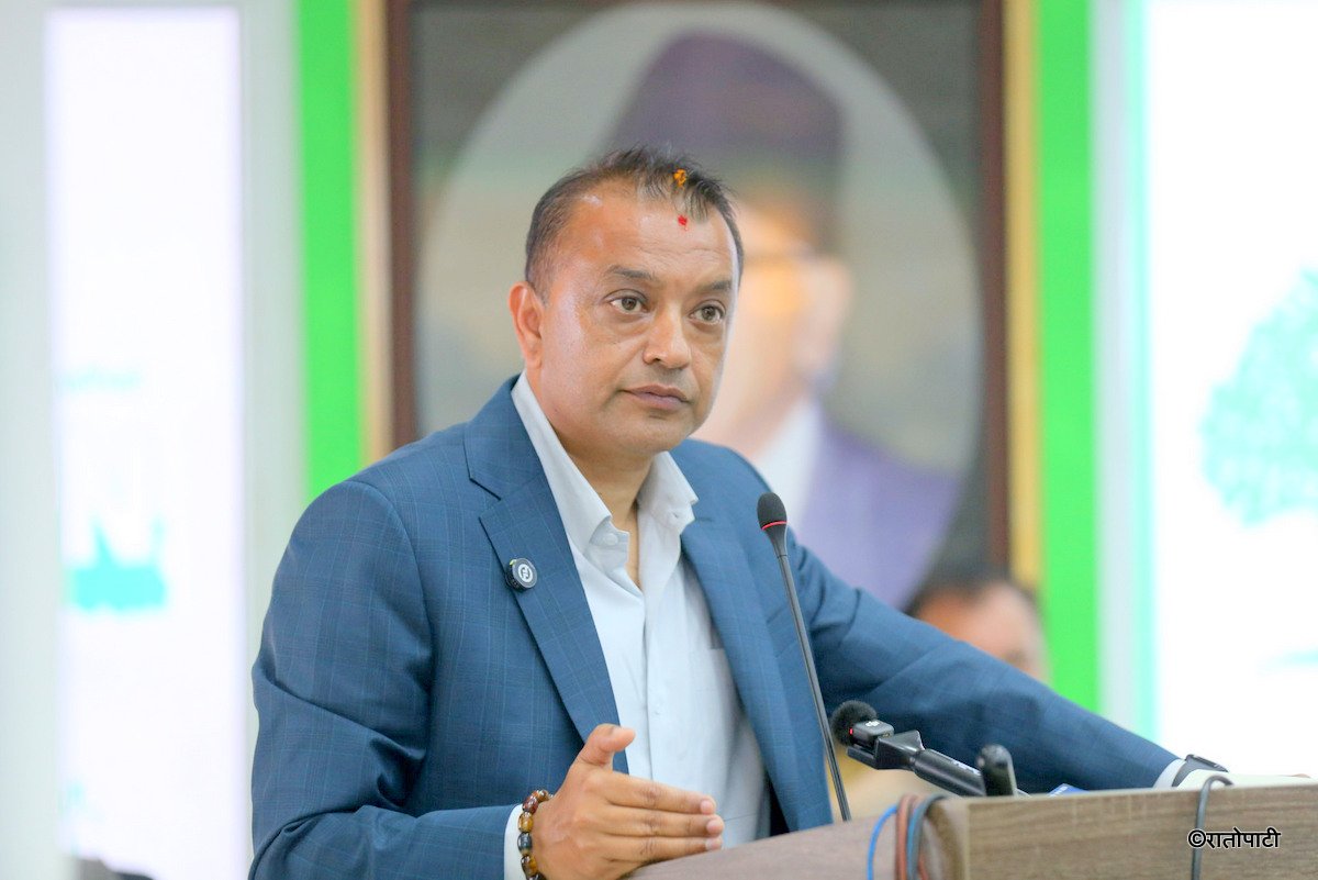 राहत र उद्धारमा जुट्न कांग्रेस सभापति थापाको निर्देशन