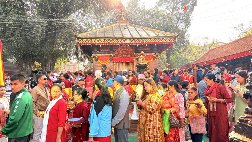 शारदीय नवरात्रः आठौँ देवी महागौरीको विधिपूर्वक गरियो पूजा आराधना